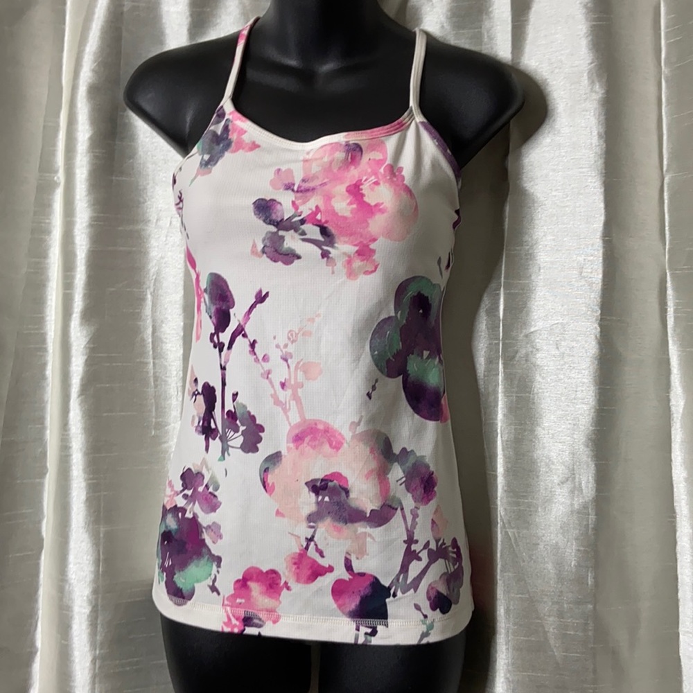 1021 Lululemon- Tank Top with Bra Liner Built In